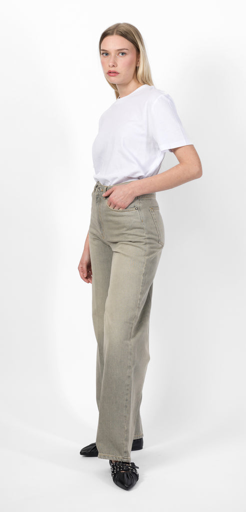 TRUE AVENUE GONNA DOJA