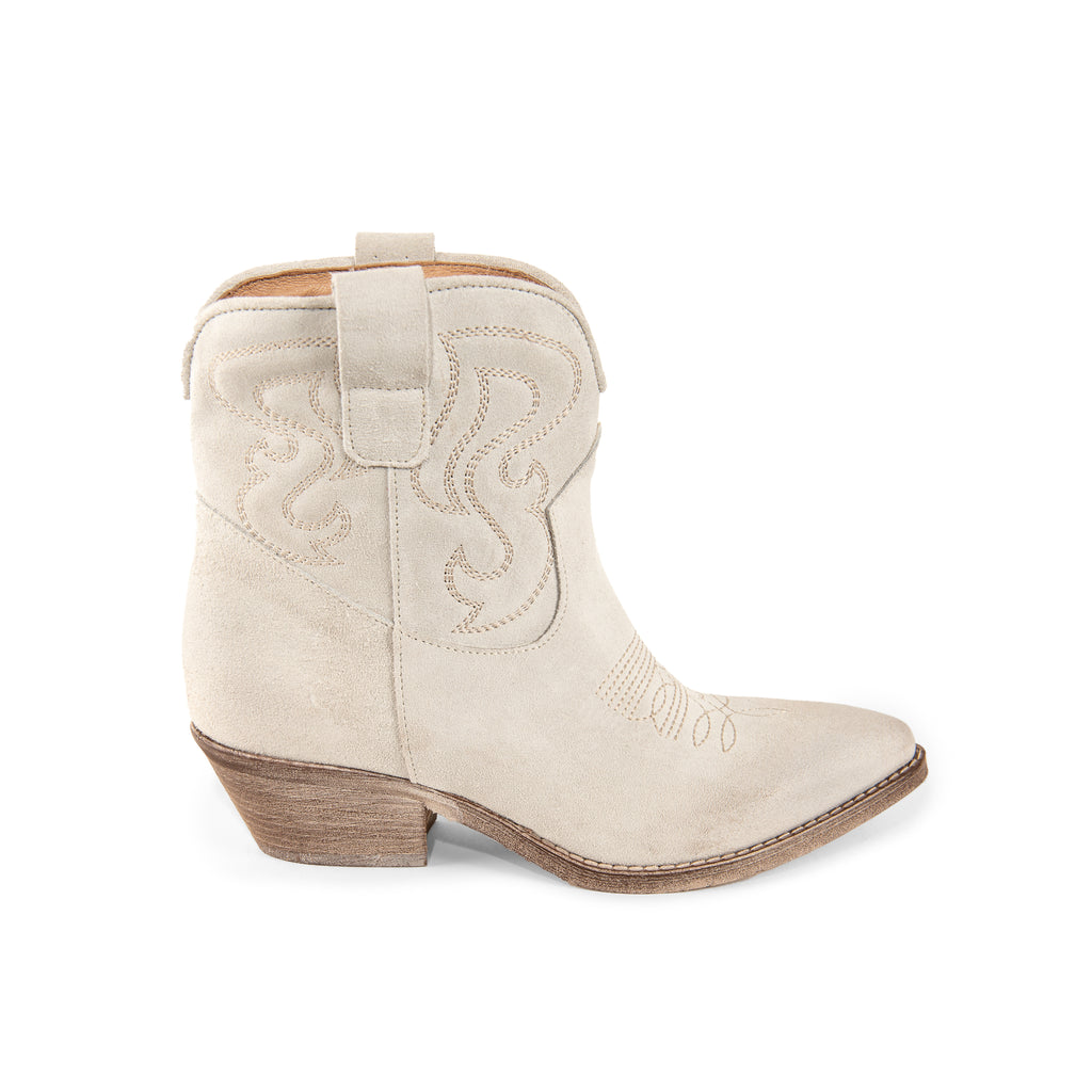 OVYÈ TEXAN IN IVORY SUEDE